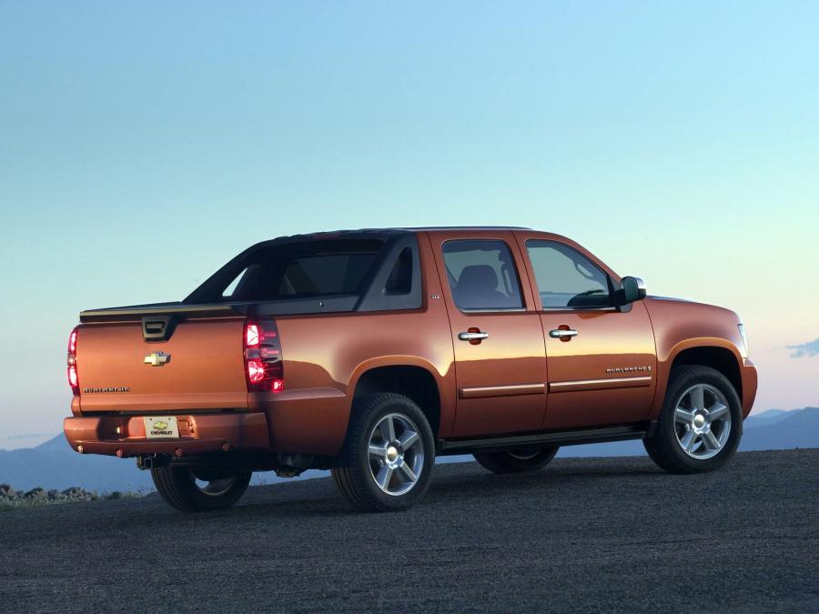  Chevrolet Avalanche 2006 года  (фото 10 из 16)